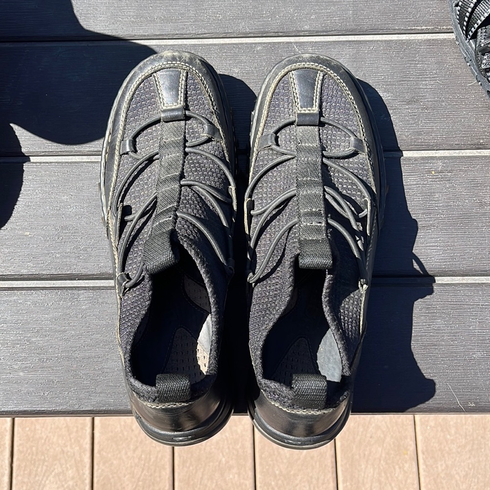 Born black shoes
